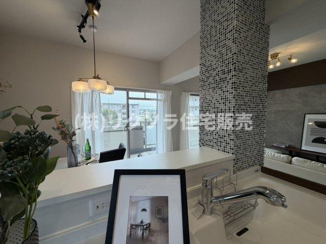 プライムコート高槻総持寺のキッチン|LDK18.0帖　床暖房付き
■物件内覧・資金計画相談・住宅ローン相談、リフォーム相談、お問合せ受付中■
※当日・翌日のご内覧、ご相談はお電話でのお問合せがスムーズです！