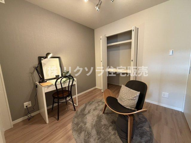 プライムコート高槻総持寺の子供部屋|洋室4.5帖
■物件内覧・資金計画相談・住宅ローン相談、リフォーム相談、お問合せ受付中■
※当日・翌日のご内覧、ご相談はお電話でのお問合せがスムーズです！