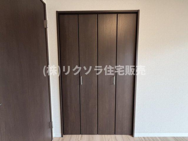 プライムコート高槻総持寺の収納|クローゼット
■物件内覧・資金計画相談・住宅ローン相談、リフォーム相談、お問合せ受付中■
※当日・翌日のご内覧、ご相談はお電話でのお問合せがスムーズです！