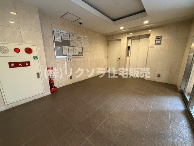 プライムコート高槻総持寺のエントランス|内部
■物件内覧・資金計画相談・住宅ローン相談、リフォーム相談、お問合せ受付中■
※当日・翌日のご内覧、ご相談はお電話でのお問合せがスムーズです！