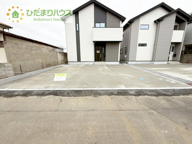 【駐車場】 | 土浦市桜町2期　新築戸建　2号棟 | カースペース3台ＯＫ！来客用にもスペースを確保できて安心ですね(^^)/