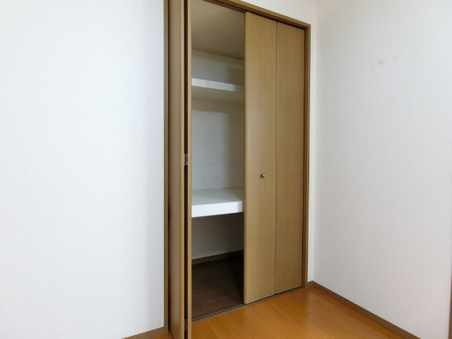 シャンブル・ドゥ・スマの収納