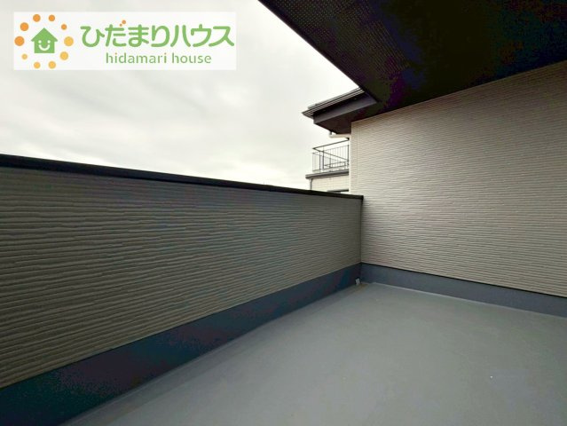 【バルコニー】 | 土浦市桜町2期　新築戸建　1号棟 | 広々としたバルコニー。お洗濯物もぜーんぶ干せちゃいます！！