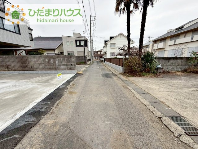 【前面道路含む現地写真】 | 土浦市桜町2期　新築戸建　1号棟 | たっぷりの陽光と心地よい風が舞い込む住まい♪