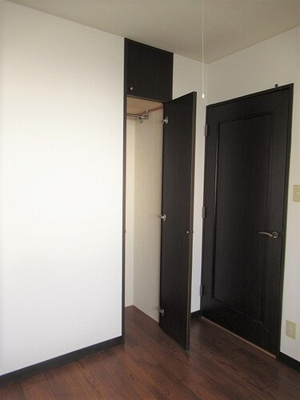 【収納】 | ライオンズマンション前田東公園 | 洋室約3.7畳クロゼット　前回募集時／2021年2月の写真