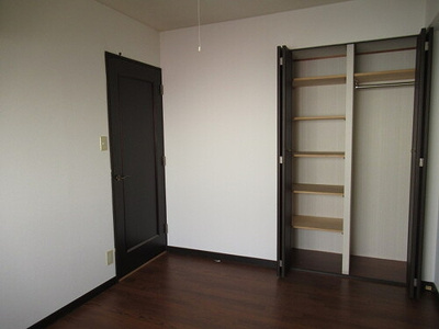 【収納】 | ライオンズマンション前田東公園 | 洋室　約5.7畳クロゼット　前回募集時／2021年1月の写真