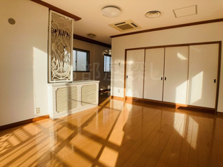 【内装】 | パリービル