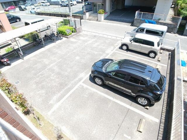 嵐山パレスの駐車場