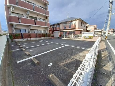 嵐山パレスの駐車場