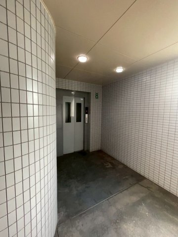 ロードリーR-3のロビー|同建物別部屋 現況優先