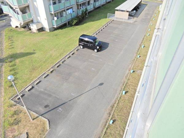 ビレッジハウス沼小柳4号棟の駐車場
