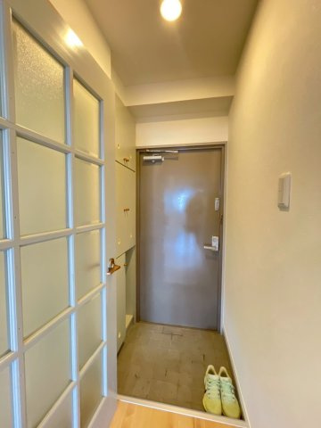 ロードリーR-3の玄関|同建物別部屋 現況優先