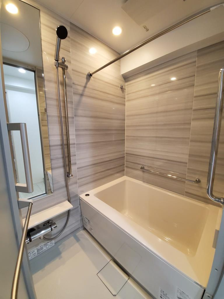 フクダ不動産八木駅前マンションの浴室|浴室乾燥機付き