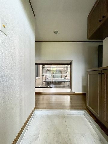 ロマネスク東油山アンベリールA棟　 Aの玄関
