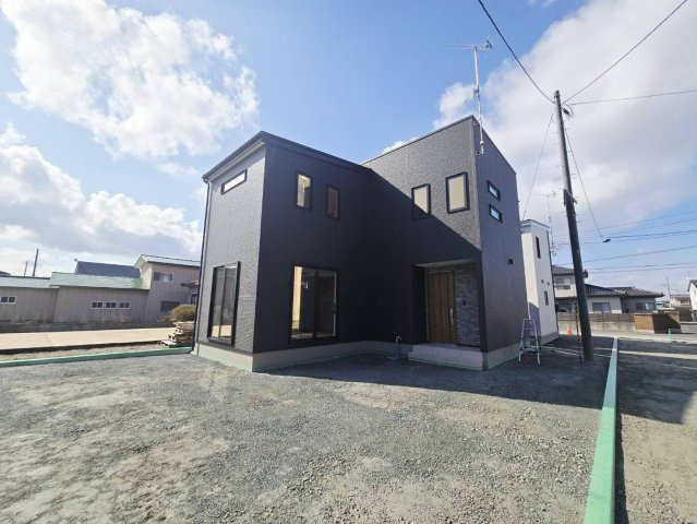 八戸市長苗代内舟渡　E棟の外観