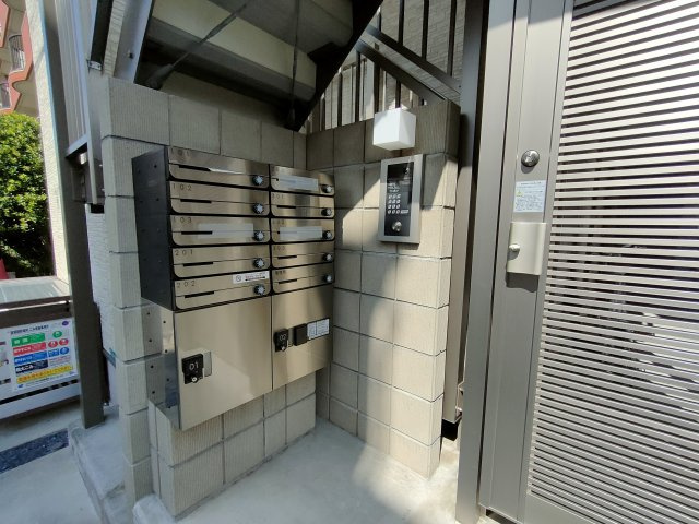 クレスト新小岩のエントランス