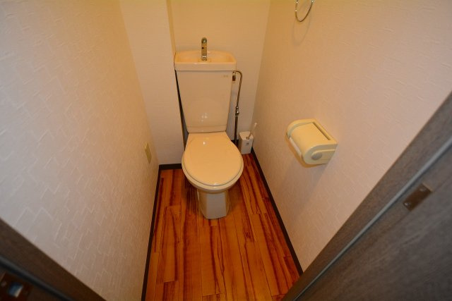 浴室内にトイレがあります☆
