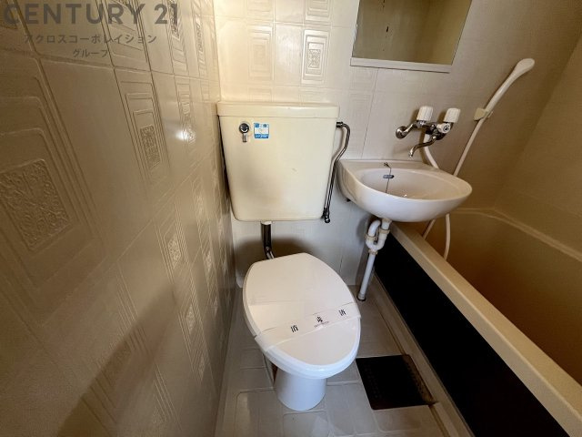 浴室内にトイレがあります☆