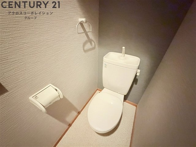 コンパクトで使いやすいトイレです