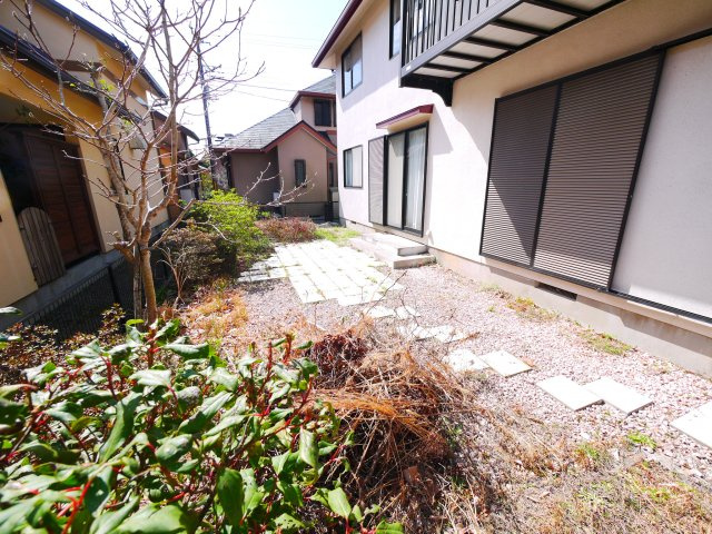 大網白里市季美の森南2　中古戸建の庭|季美の森分譲地　上下水都市ガス  4LDK 駐車1台   スーパーフレッシェル徒歩約11分