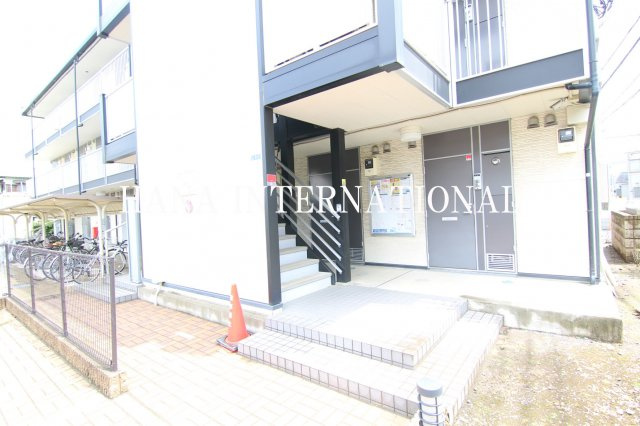 レオパレスエクセルアークのエントランス