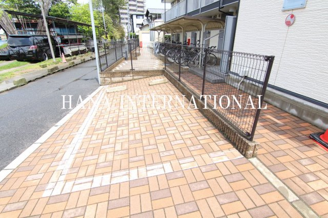 レオパレスエクセルアークの駐車場