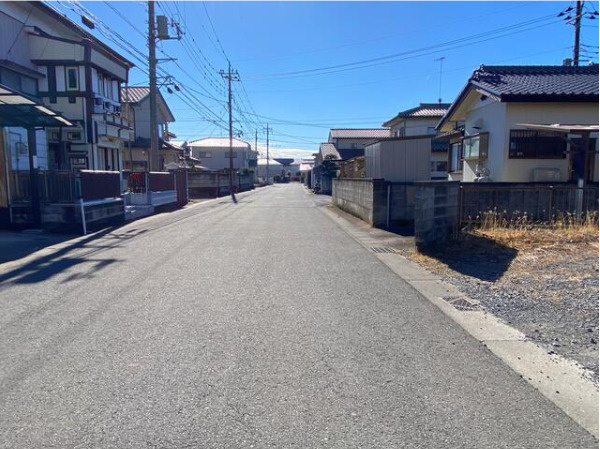 佐野市田沼町　売地の前面道路含む現地写真
