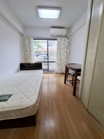 ルモンド西宮の居間・リビング|家具・家電はお部屋によって違います。設備でありません。撤去も可能です