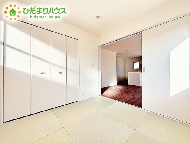 【和室】 | 鹿嶋市平井東第1　新築戸建 | リビングと隣接したお部屋です♪ゴロゴロする、お子様を寝かせる、客間として利用するなど、ライフスタイルに合わせて変化をもたらすことができます。