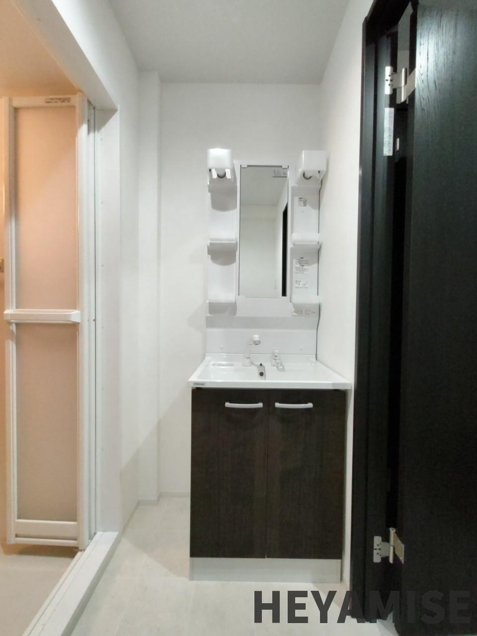 コ・クーン八幡の独立洗面台