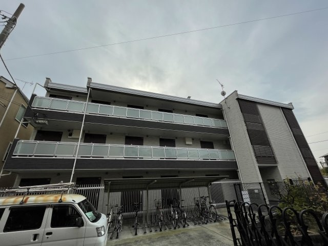 川崎市多摩区菅３丁目の賃貸マンションの外観