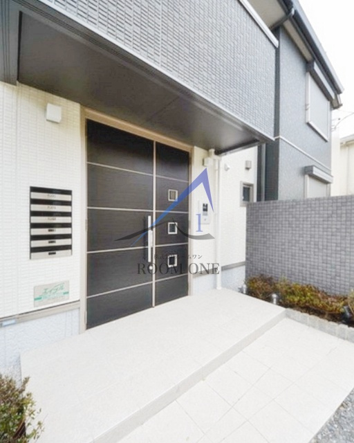 ＬＥ　ＳＯＬＥＡＬのエントランス|エントランスです。