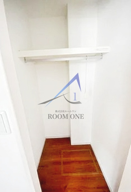 ミハス南烏山の収納|ウォークインクローゼットです。