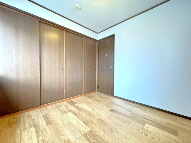 ２０２６年２月リフォーム完了◆駐車２台可能◆全居室２面採光◆伏見区羽束師菱川町の洋室|洋室