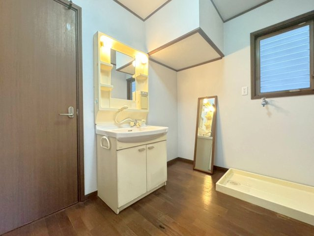 ２０２６年２月リフォーム完了◆駐車２台可能◆全居室２面採光◆伏見区羽束師菱川町の洗面所|洗面室