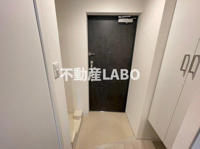 フォーリアライズ天王寺セラスの玄関