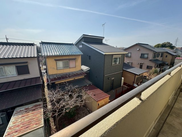 グレイスヒルカジノのバルコニー|写真はイメージです。色仕様は現況優先になります。