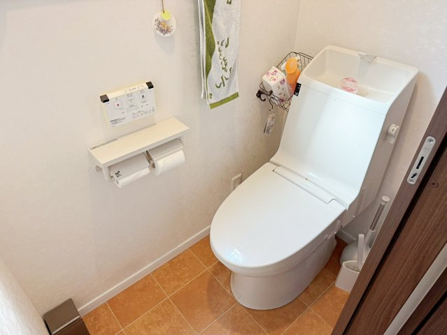 和泉市肥子町2丁目　中古戸建のトイレ