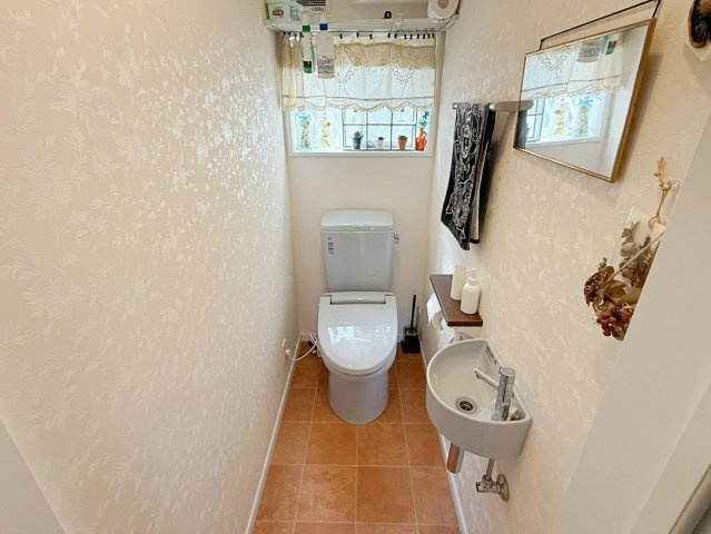 和泉市肥子町2丁目　中古戸建のトイレ