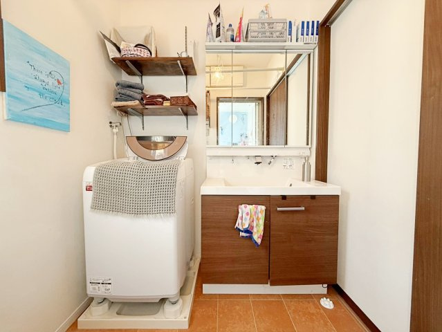 和泉市肥子町2丁目　中古戸建の洗面所