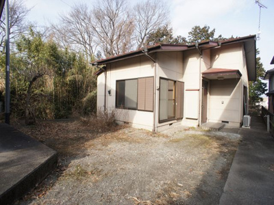 【駐車場】 | 鹿沼市幸町貸家 | 駐車場使用可能です。