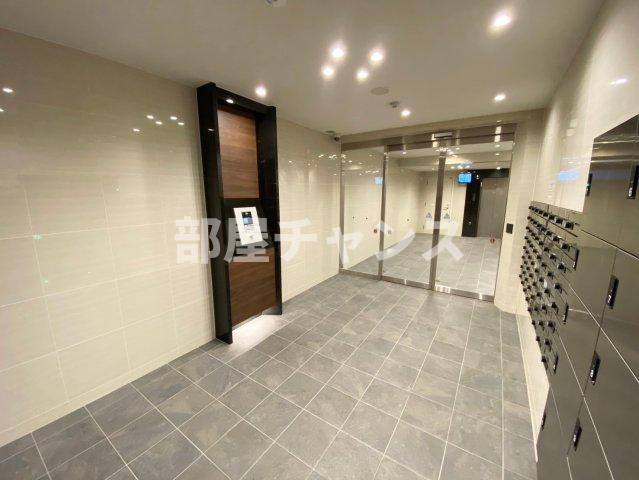 パルティール高畑のエントランス