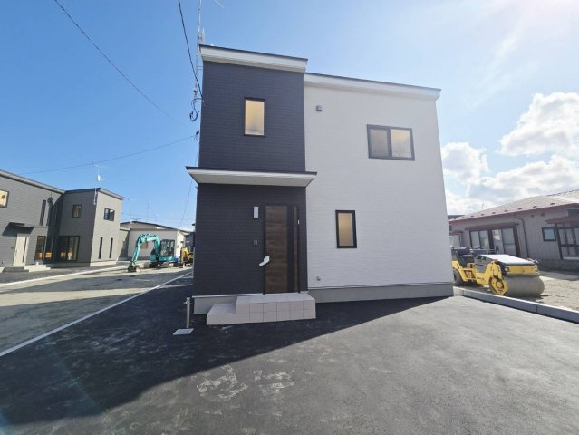 八戸市長苗代内舟渡　F棟