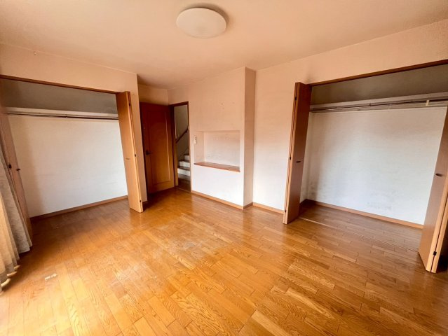 【中古戸建】前橋市若宮町4丁目の洋室|■洋室｜各居室には収納をご用意しています♪常にお部屋を綺麗に保てます！小さなお子様も自然とお片付けができるようになるのでうれしいですよね！