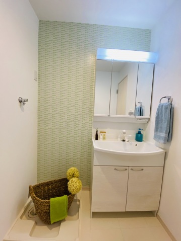 ヴァンヴェール八木の洗面所|※写真は同物件別部屋の写真です。実際の色味と相違がある場合は現況優先となります。