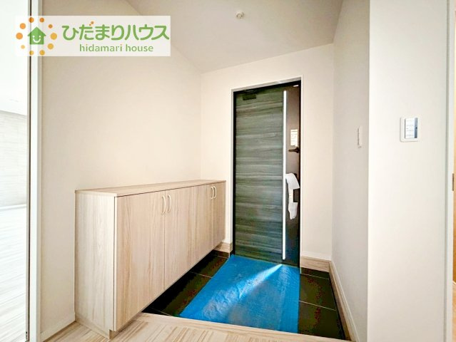 【玄関】 | 取手市井野台3丁目　新築戸建 | 玄関が広いので親子で並んで仲良く靴が履けますね(^^)/