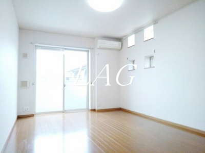 【居間・リビング】 | メゾン・ジュネス | 洋室のお部屋です。