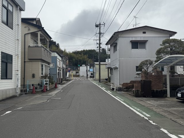 想定年間賃料　720万　想定利回り　10.5％　鉄骨鉄筋コンクリート造の周辺