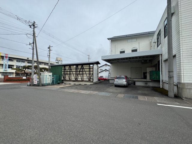 想定年間賃料　720万　想定利回り　10.5％　鉄骨鉄筋コンクリート造のその他