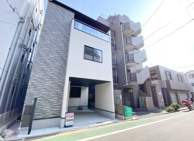 板橋区大谷口北町 限定1棟の前面道路含む現地写真|伸びやかな約6.5ｍ公道に面する整形地に誕生
大谷口北町の生活しやすい住環境です